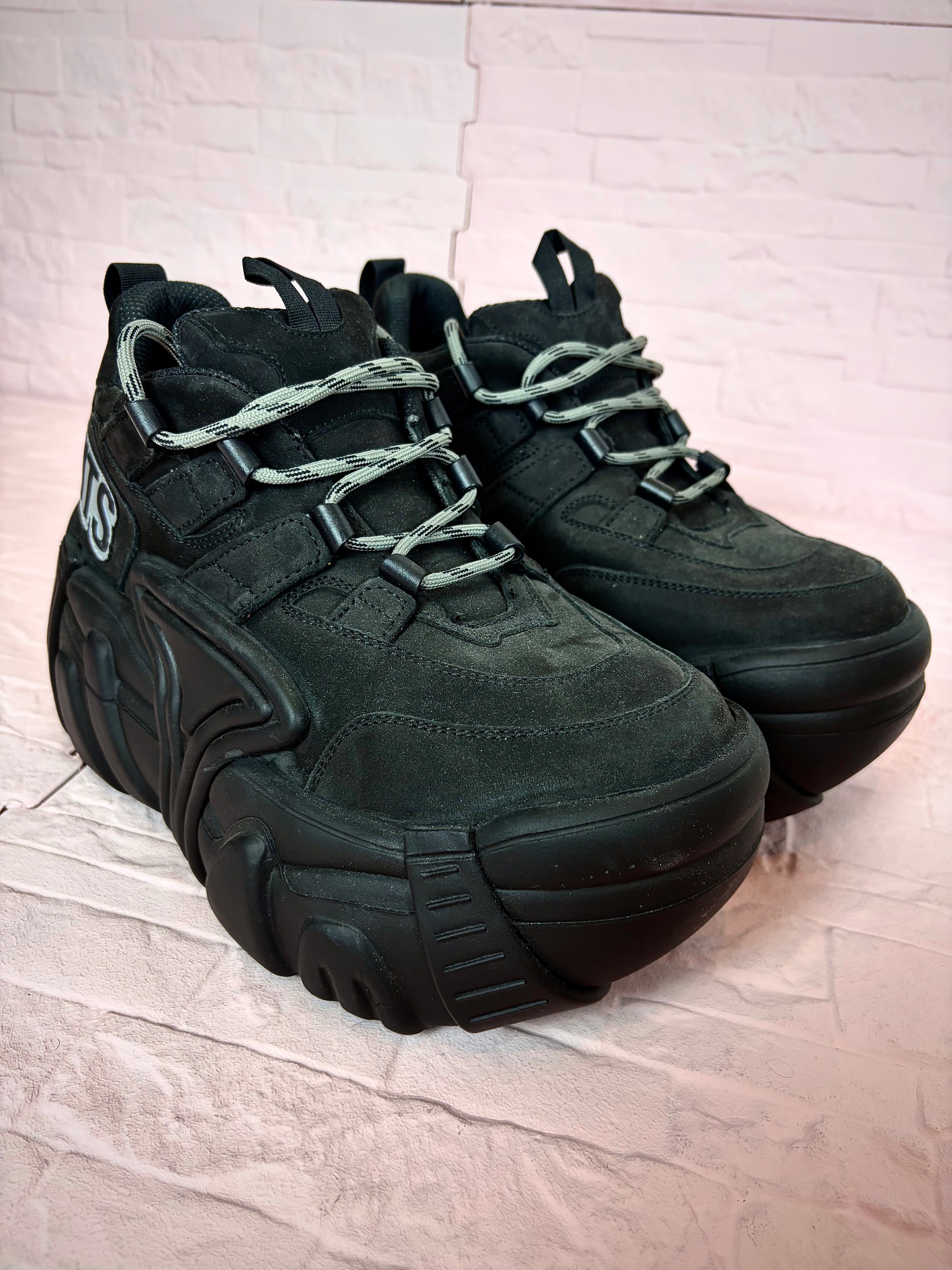 Vetements x swears london sneaker