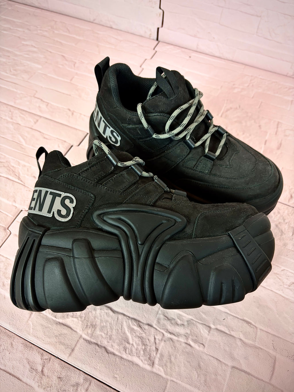 Vetements x swears london sneaker